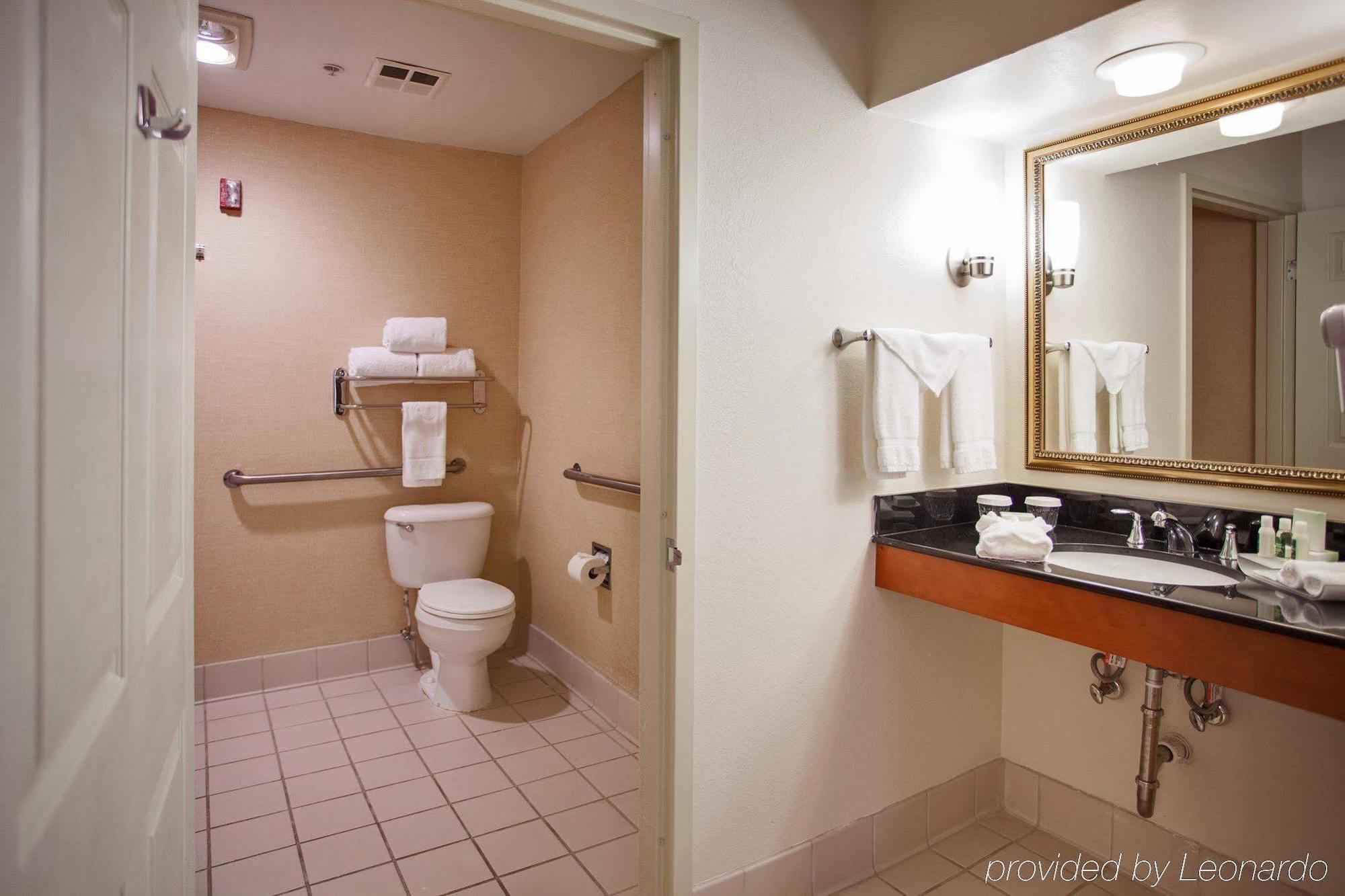 Homewood Suites By Hilton Dallas-Park Central Area Стая снимка